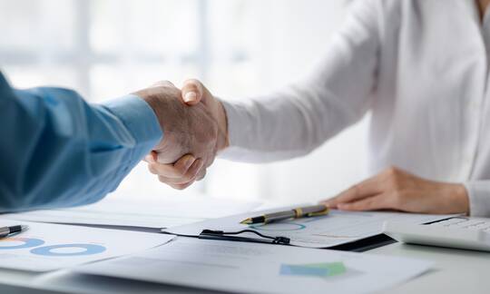 Boost your sales success through expert product and background knowledge.