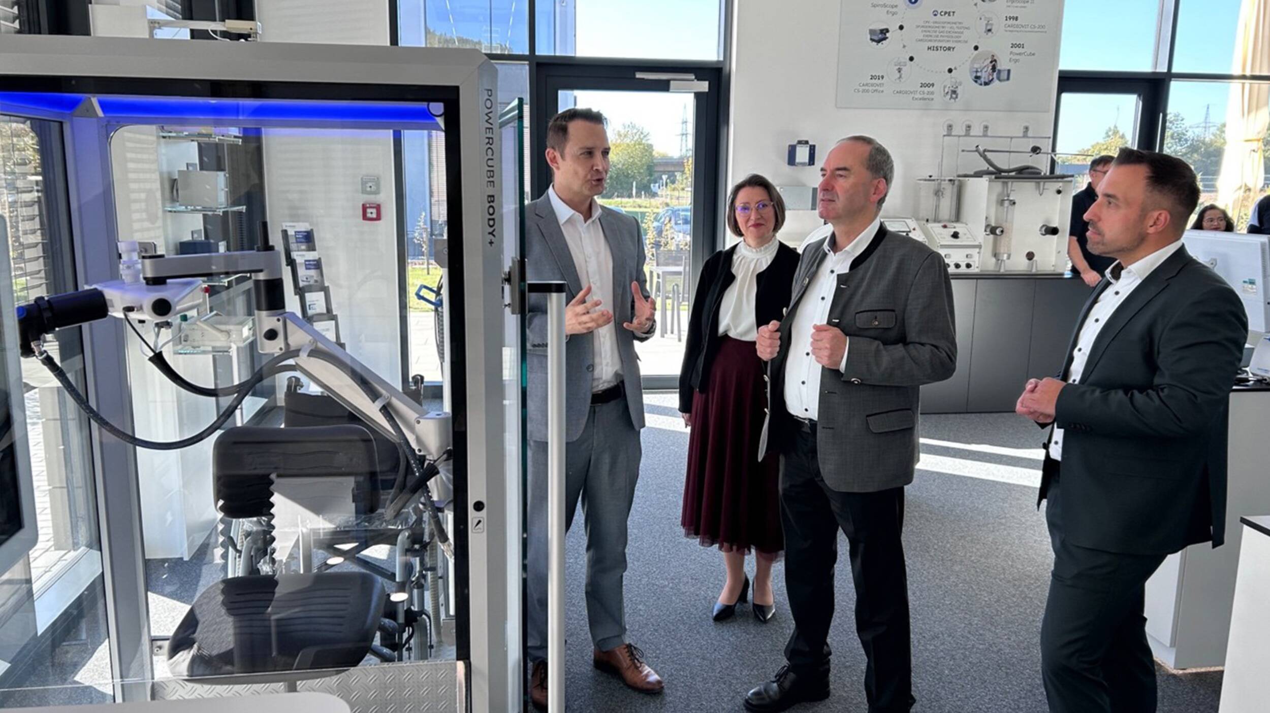 Bavaria’s Minister for Economic Affairs, Hubert Aiwanger, visits GANSHORN in Bad Neustadt