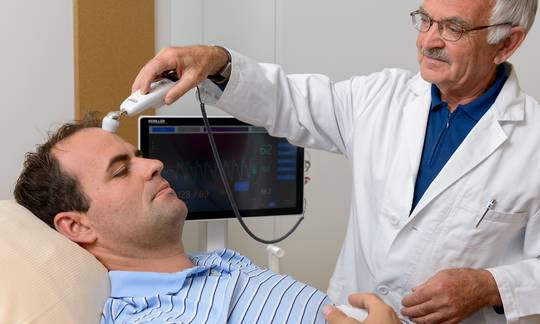 Diagnostic station - main vital signs and physical assessment tools in one device | © SCHILLER