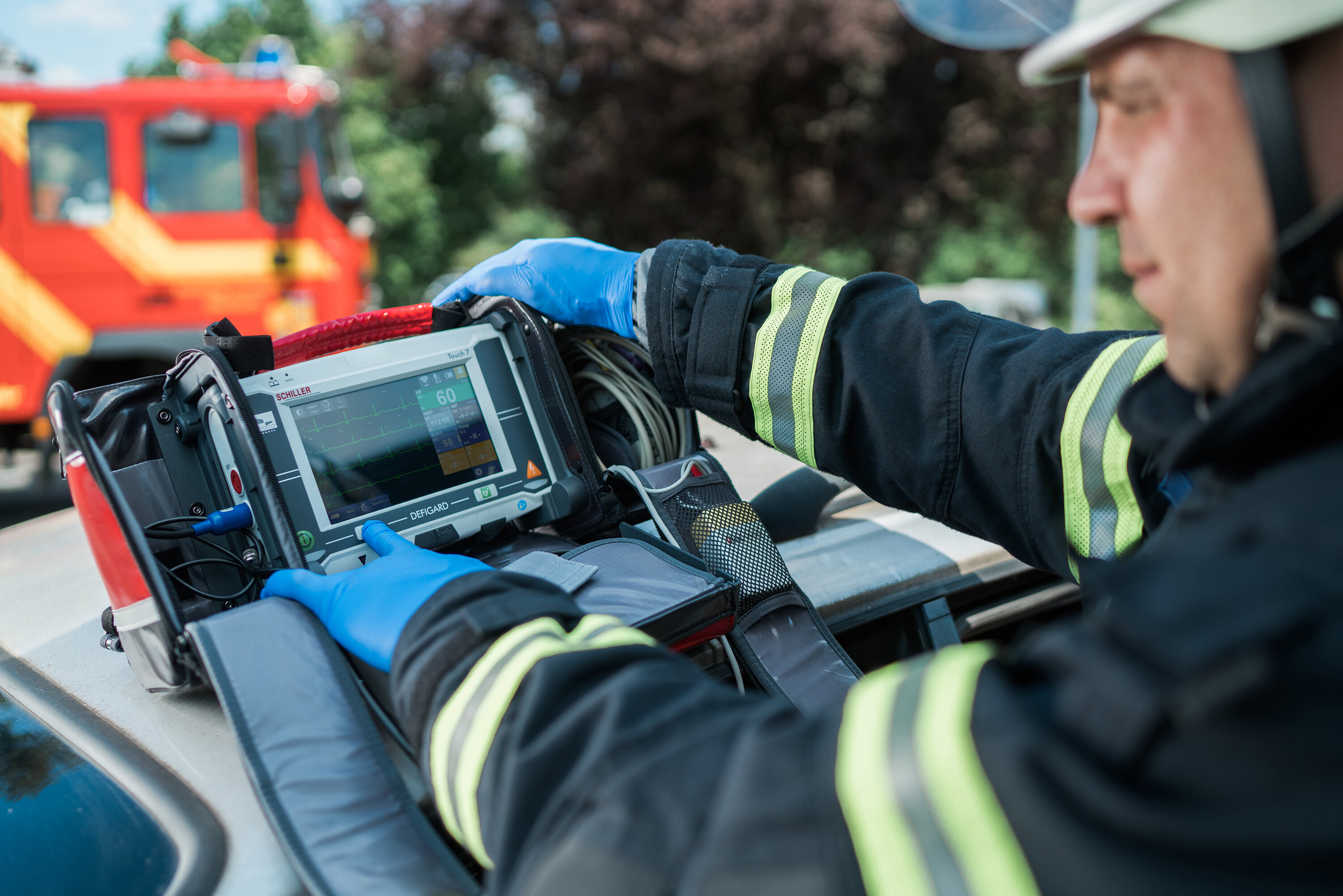 Emergency monitor and defibrillator | © SCHILLER