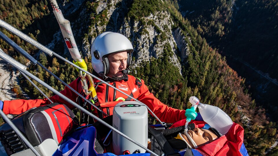 EASY PULSE - mechanical CPR in air rescue | © SCHILLER