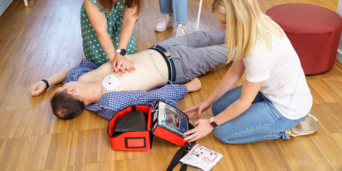 A flexible AED, robust and intuitive | © SCHILLER