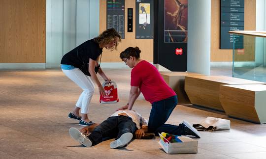 public access AED | © SCHILLER