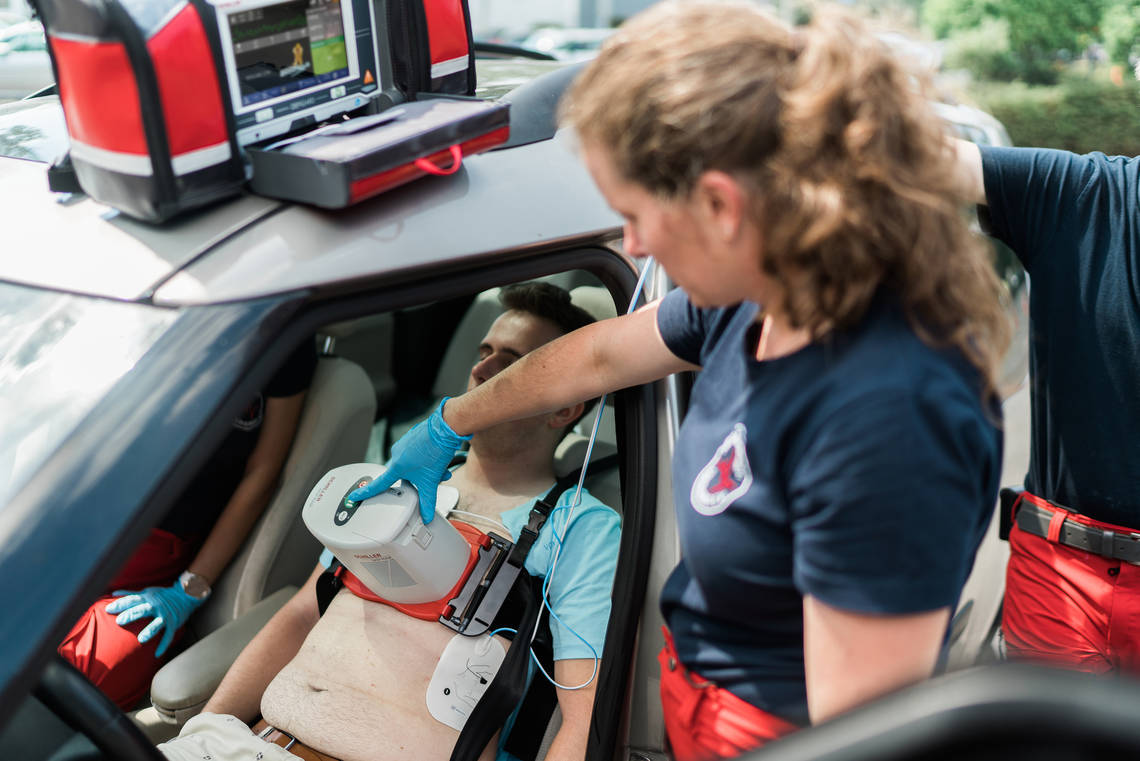 DEFIGARD Touch 7 and EASY PULSE | © SCHILLER SCHILLER rescue devices, indispensable tools for rescuers | © SCHILLER